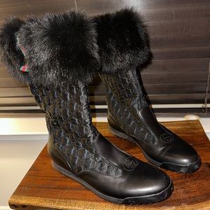 Gucci Boots in Black trimmed w/ faux fur